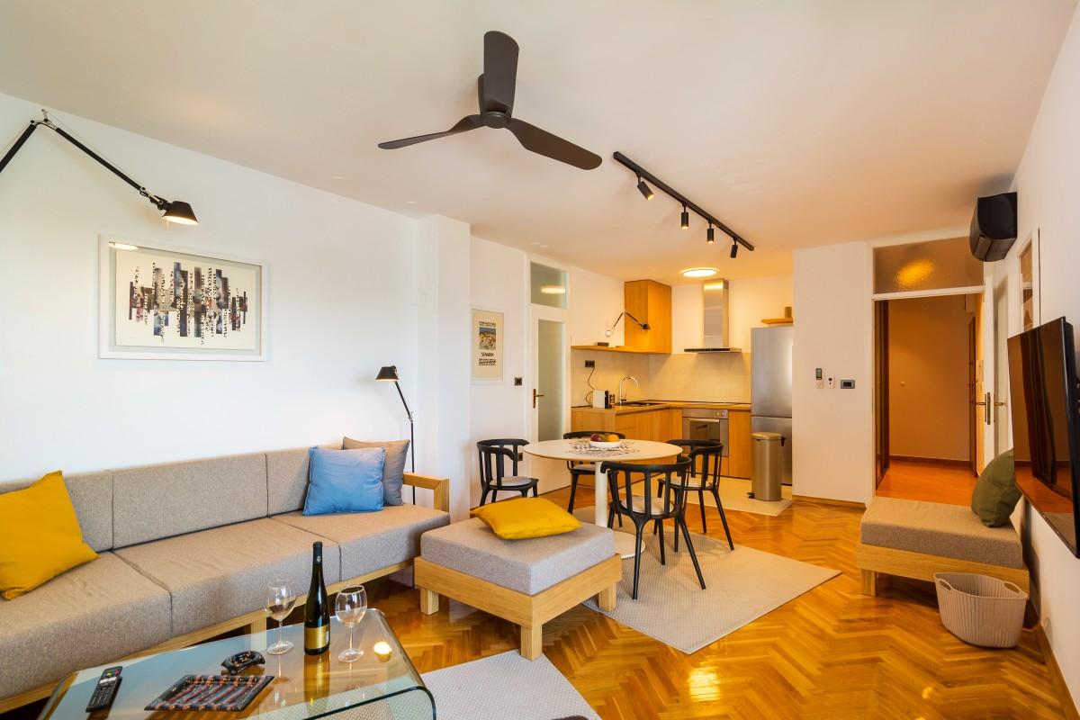 Atrakcyjny apartament z trzema sypialniami i miejscem parkingowym