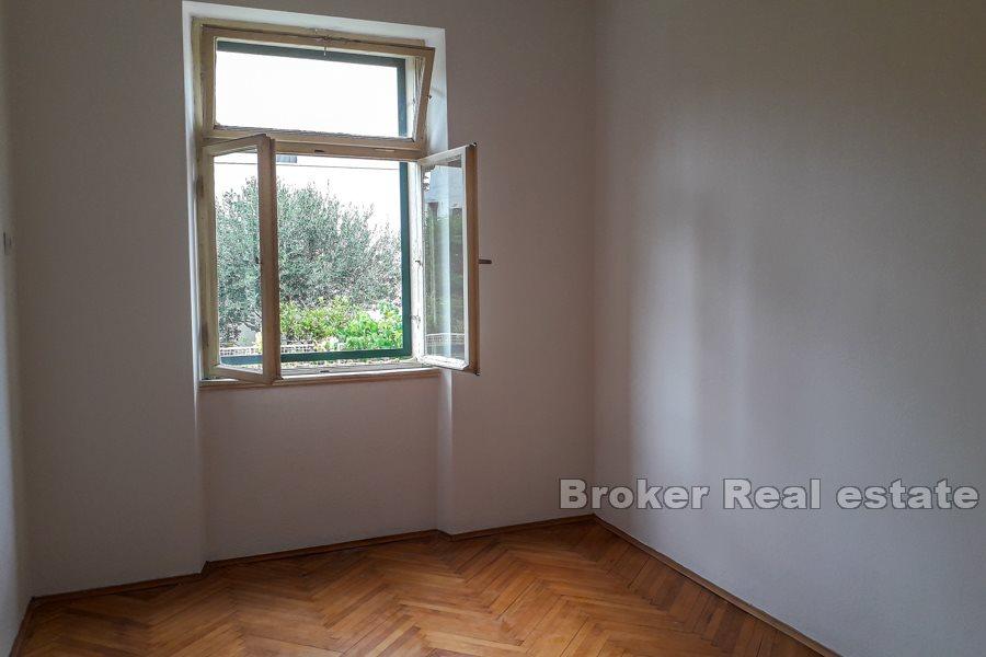 Three bedroom apartment in a great location