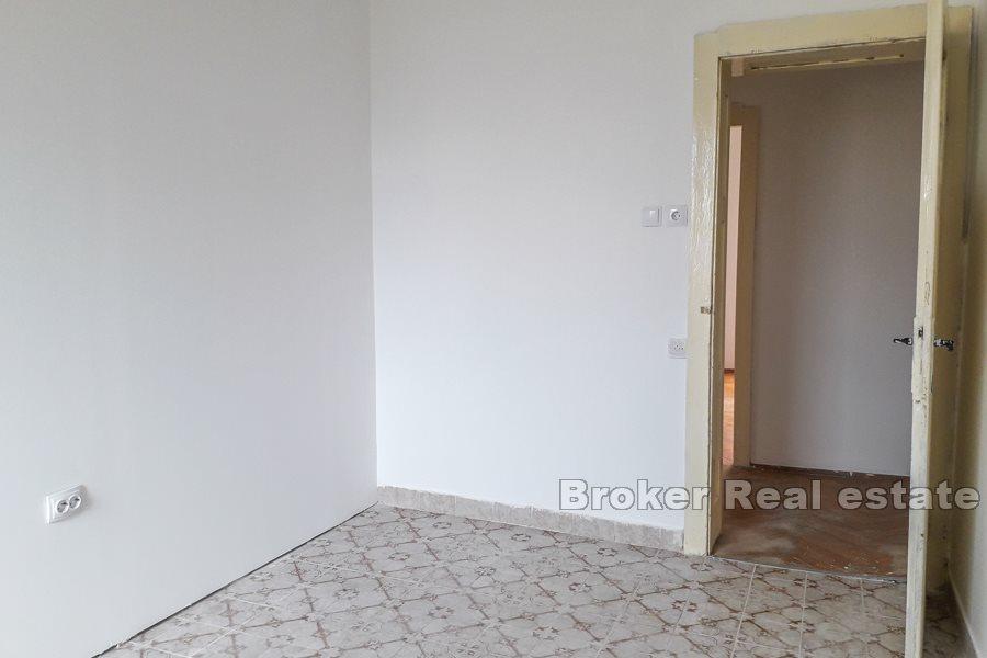 Three bedroom apartment in a great location