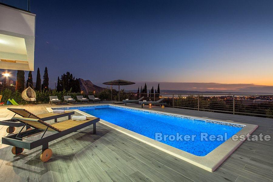 Villa con piscina, vista mare