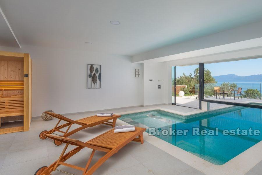 Luxusvilla mit Meerblick