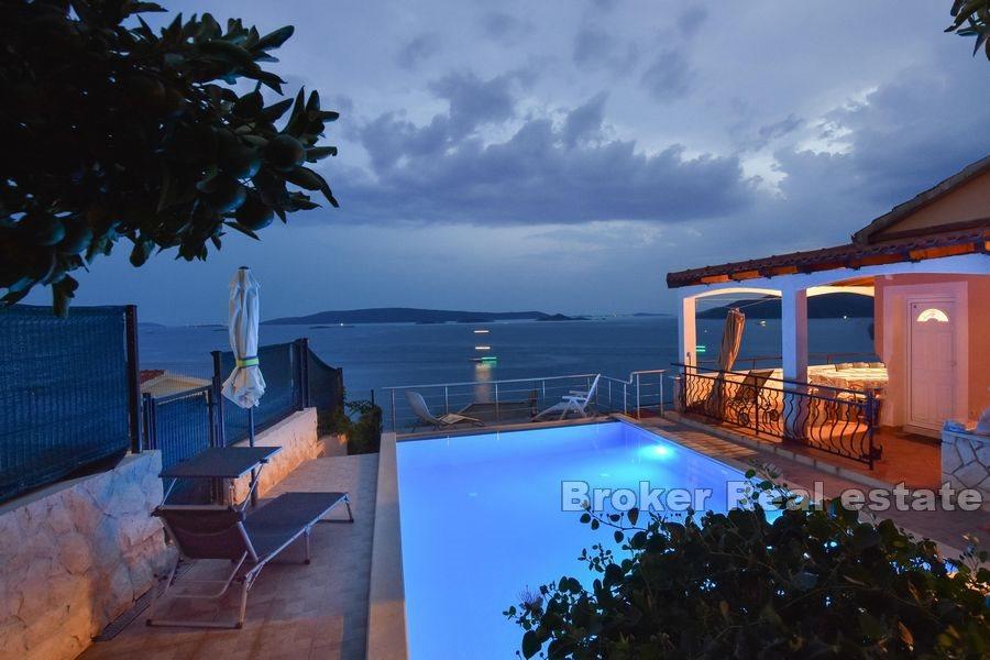 Haus mit Panoramablick und Pool