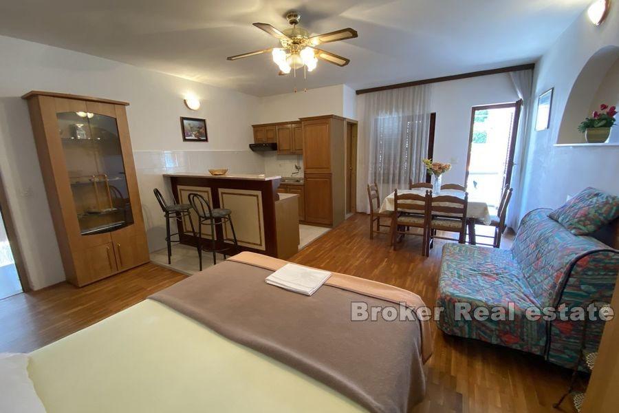 House on two floors with office space