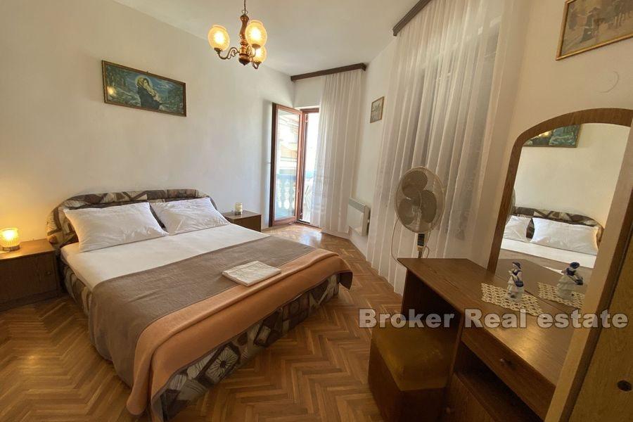 House on two floors with office space