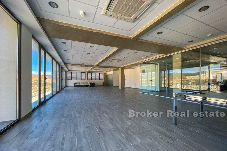 Dugopolje, uffici 150 m2 e 550 m2