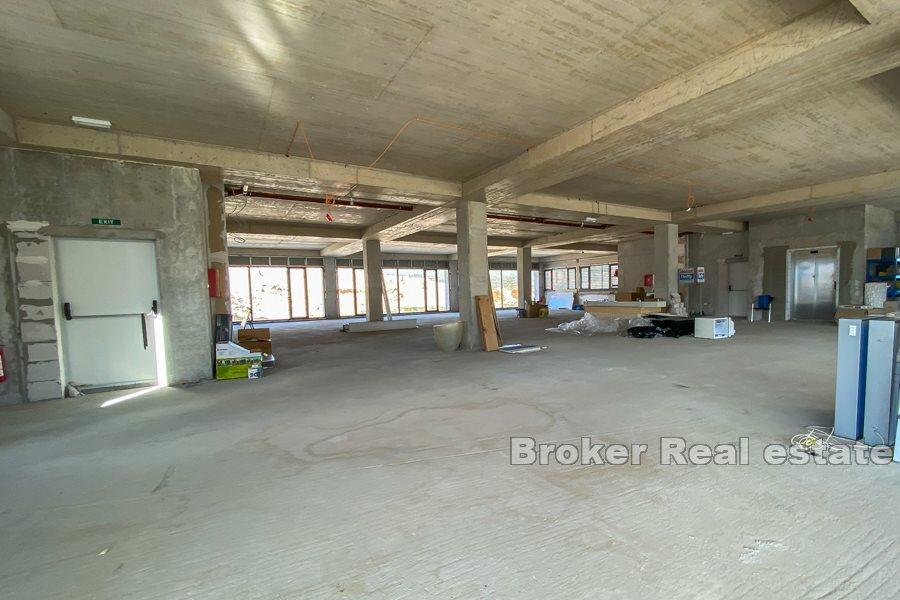 Dugopolje, uffici 150 m2 e 550 m2