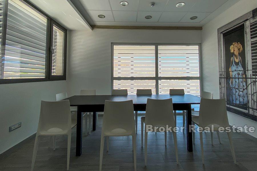 Dugopolje, uffici 150 m2 e 550 m2
