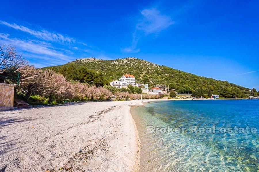 Terreno edificabile, a 100 m dal mare