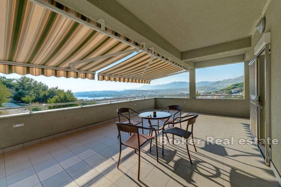 Apartment house, sea view