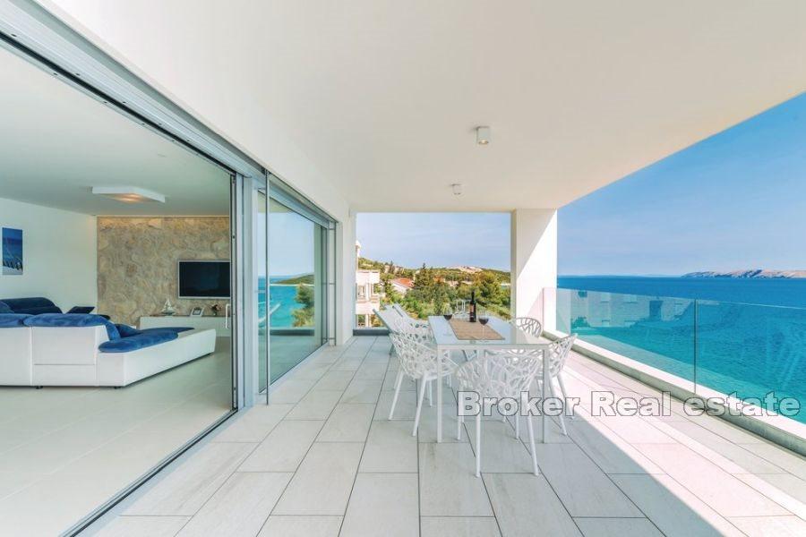 Penthouse première rangée à la mer