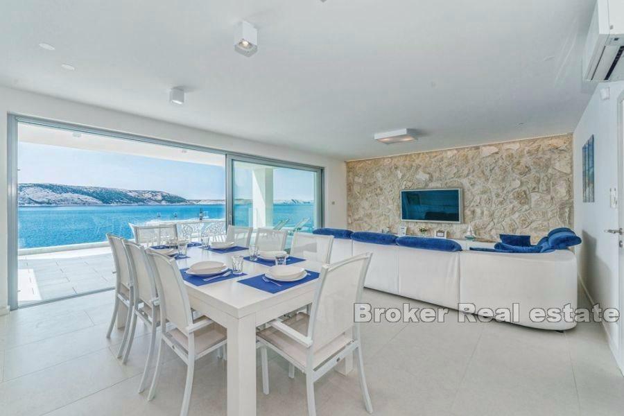 Penthouse première rangée à la mer