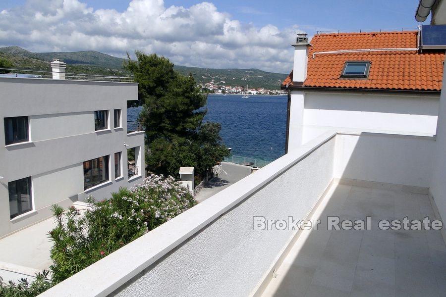 Spacious apartment with sea view
