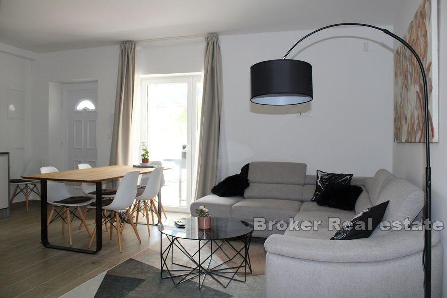 Haus mit Pool, Meerblick