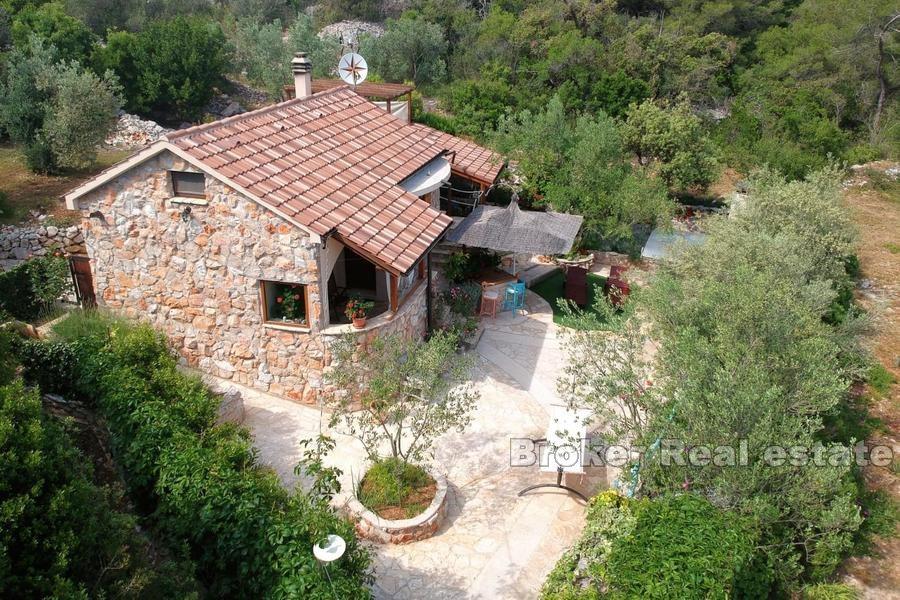 Casa in pietra al mare
