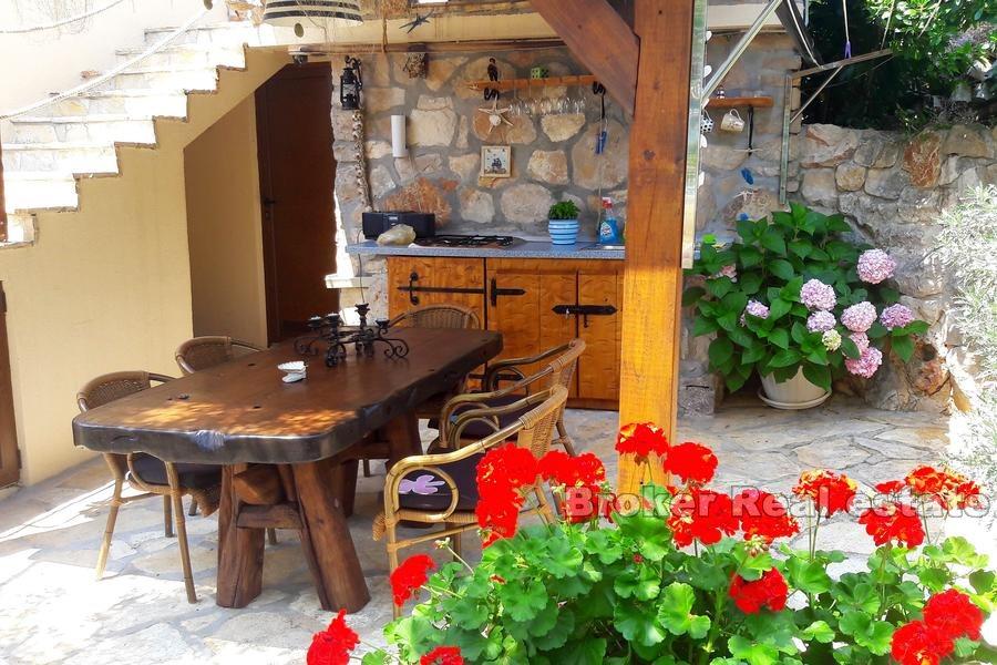 Casa in pietra al mare