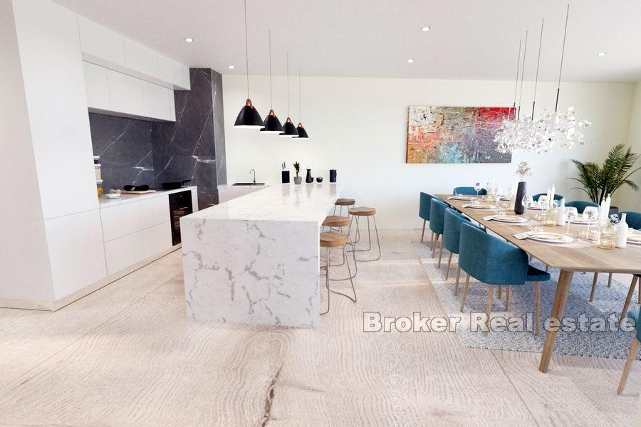 Neu gebaute Villa mit Meerblick