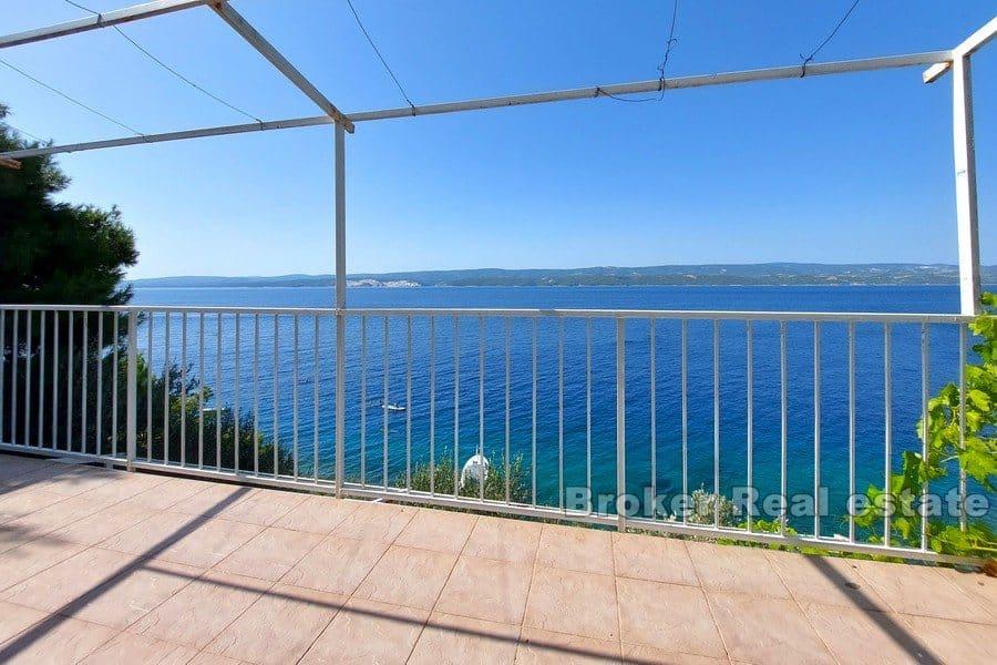 Seafront house in quiet location