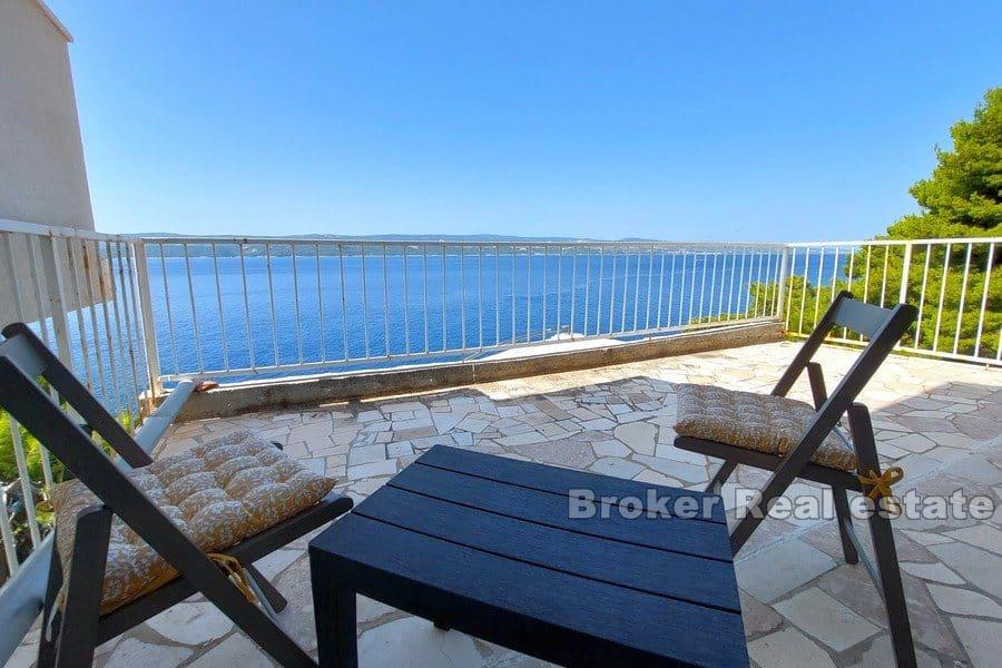 Seafront house in quiet location