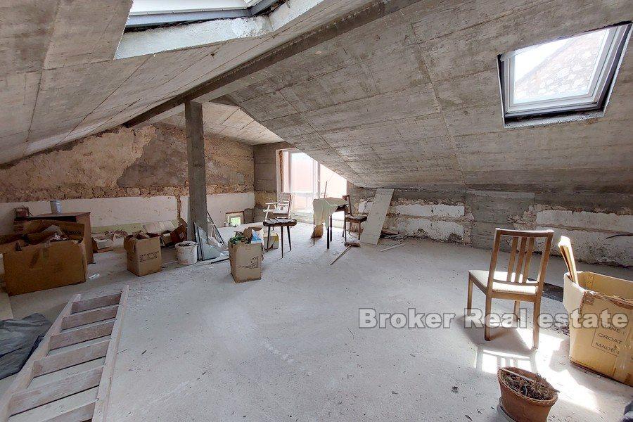 Apartamenty w centrum miasta nad morzem
