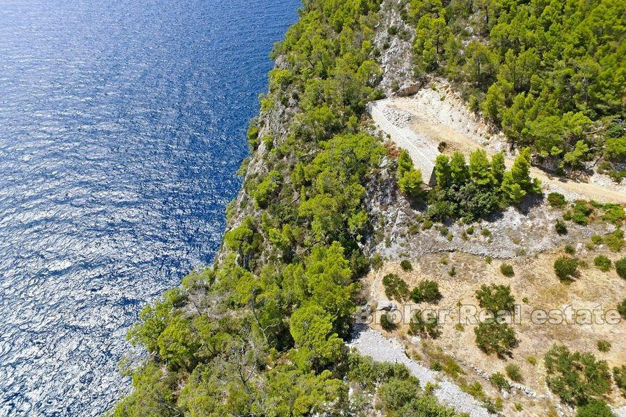 Terrain agricole, première rangée de la mer