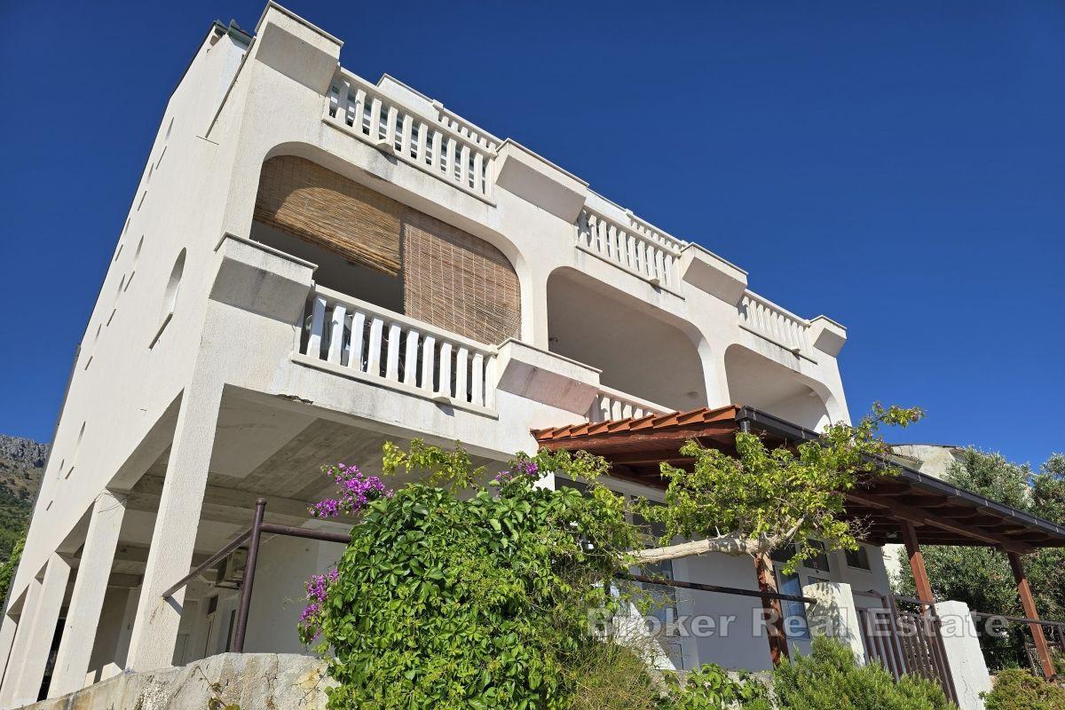 Apartmánový dům u moře