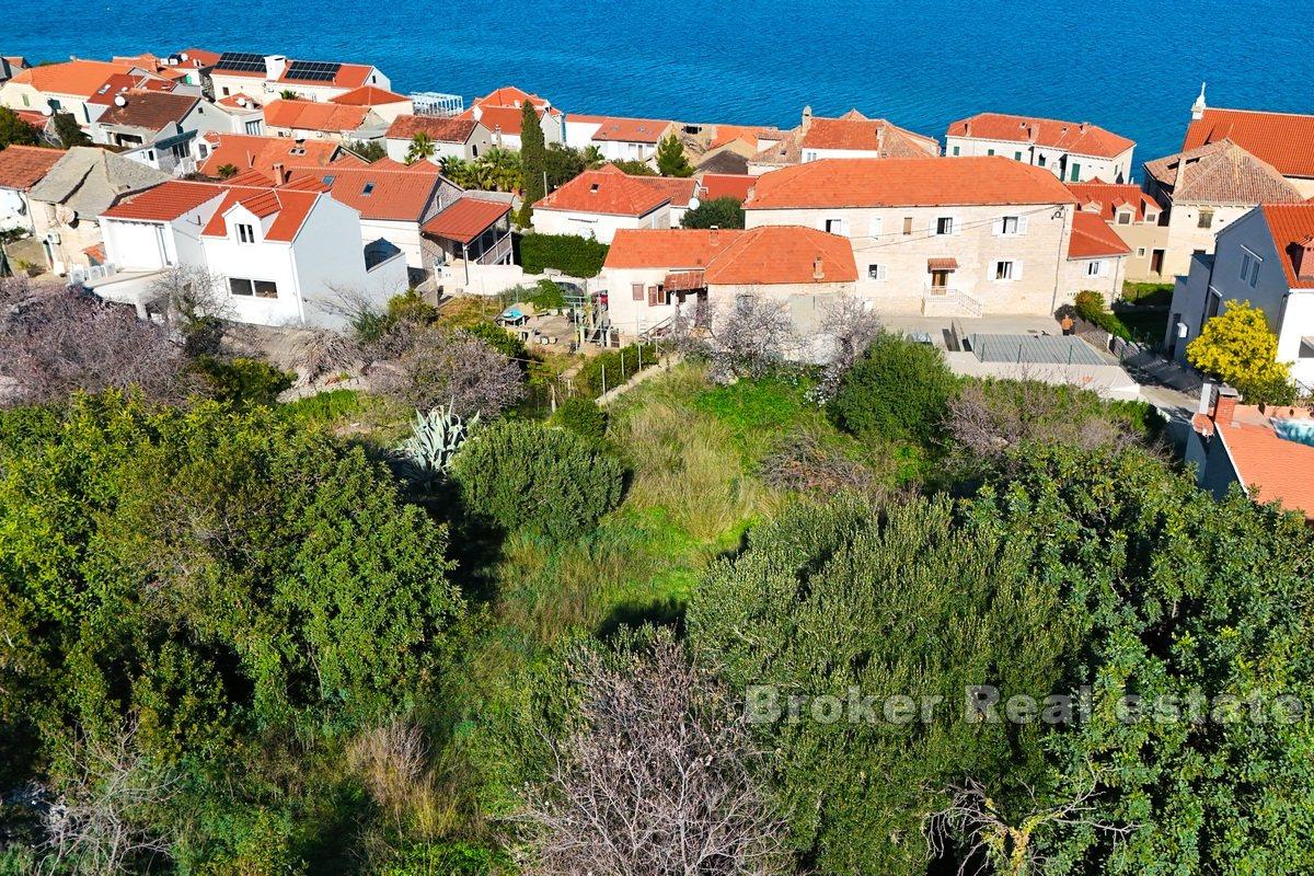 Building plot with sea view