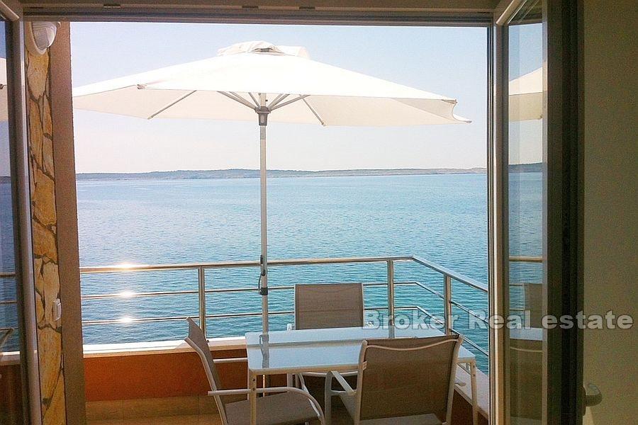 Apartman u prvome redu do mora
