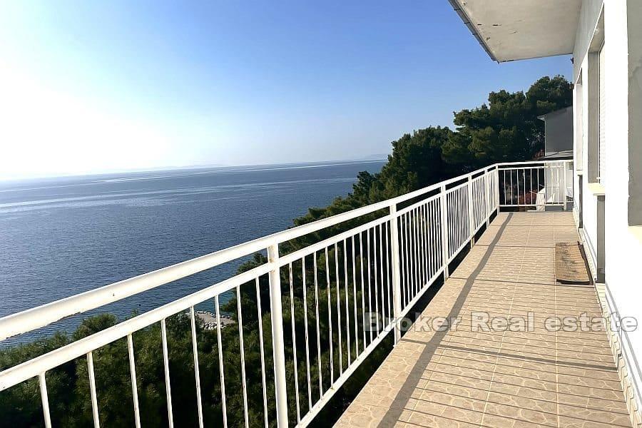 Apartment with sea view