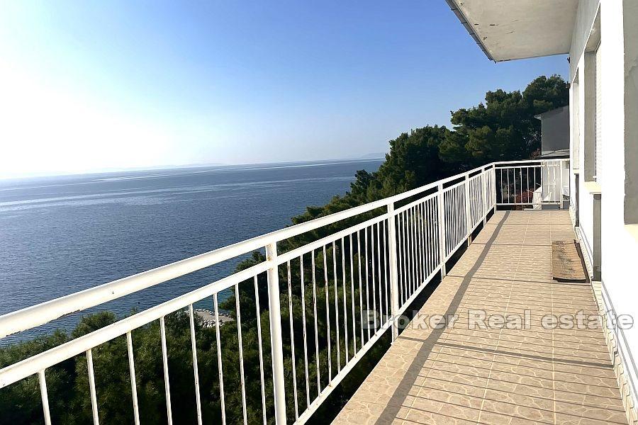 Apartment with sea view