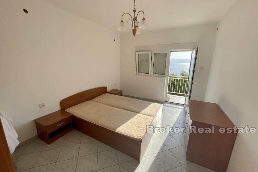 Apartment with sea view