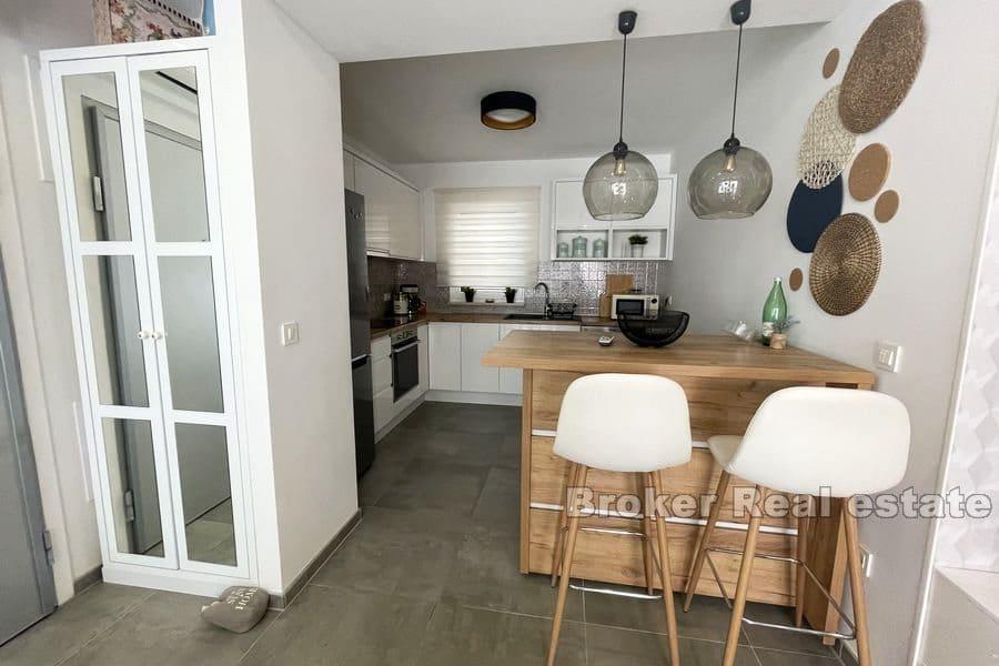 Moderne Wohnung mit Meerblick