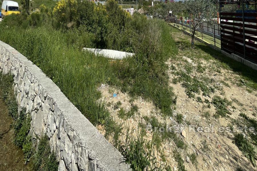 Terrain constructible dans un endroit attractif