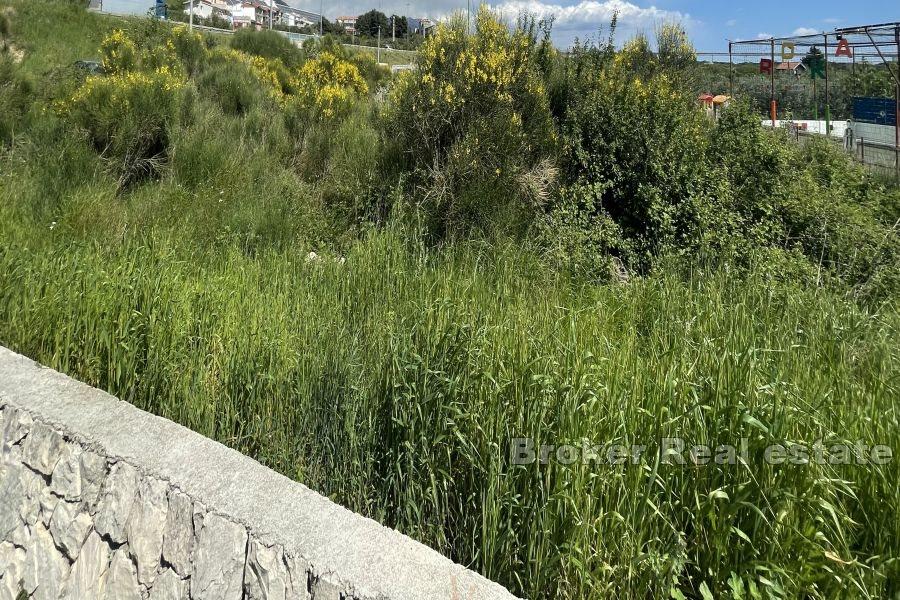 Terrain constructible dans un endroit attractif