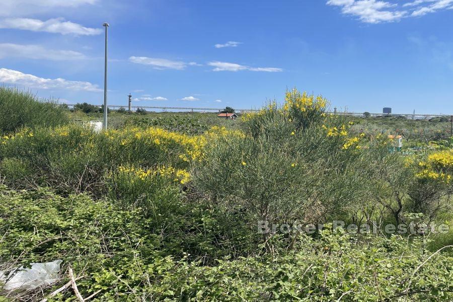 Terrain constructible dans un endroit attractif