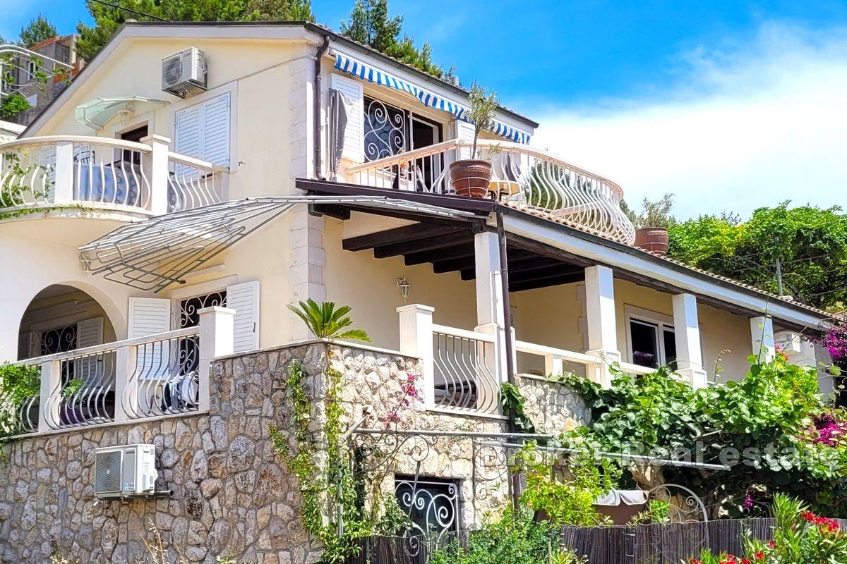 Palazzina con vista mare