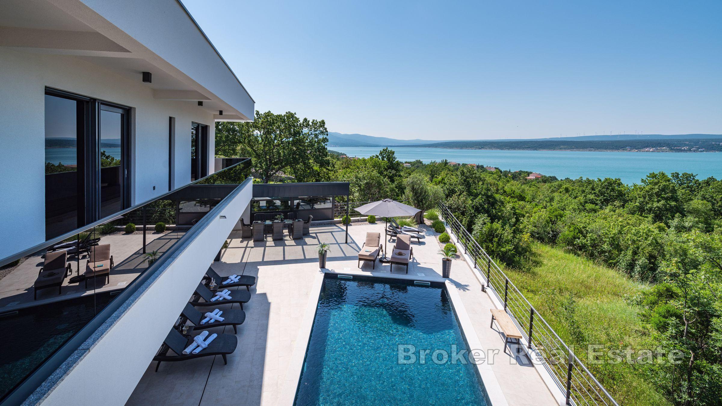 Freistehende Villa mit Panoramablick auf das Meer