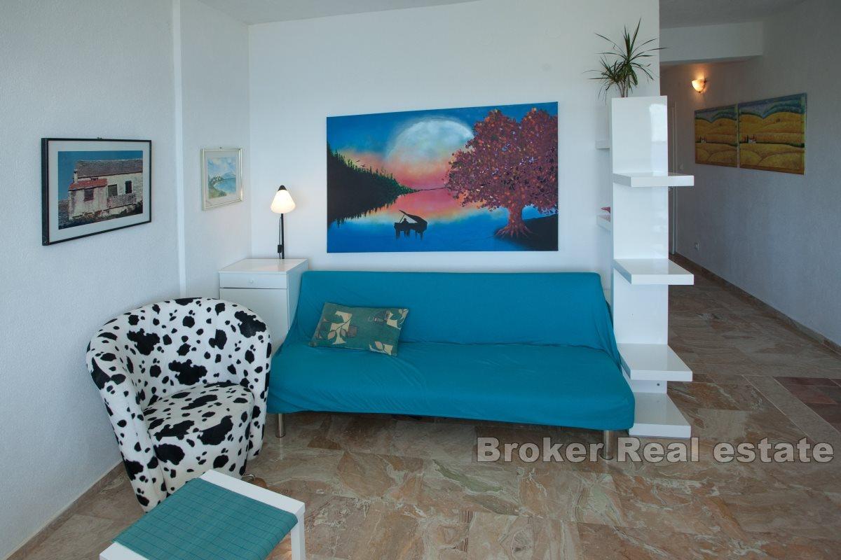 House with panoramic sea view