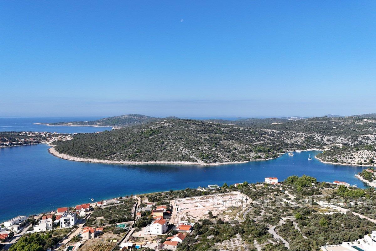 Bellissimo terreno edificabile con vista aperta sul mare