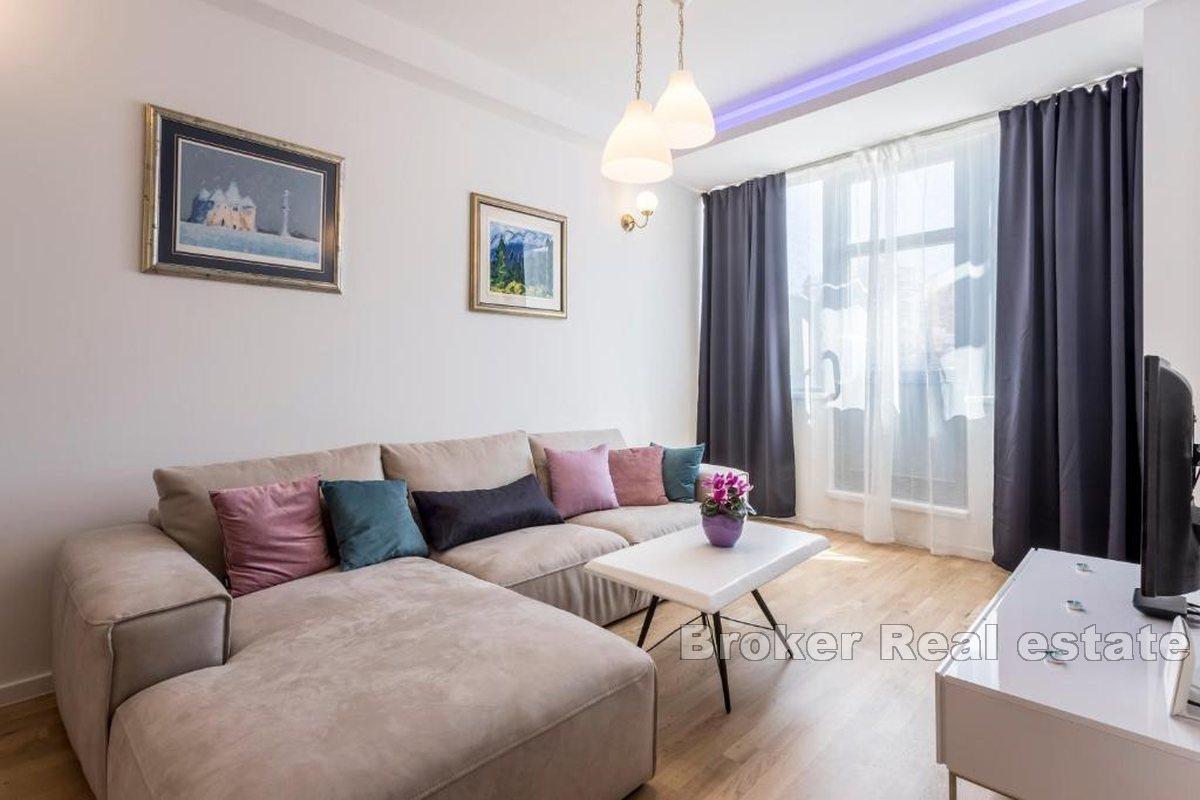 Modern apartment with a large terrace in an excellent location