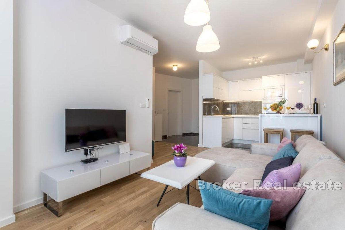 Modern apartment with a large terrace in an excellent location