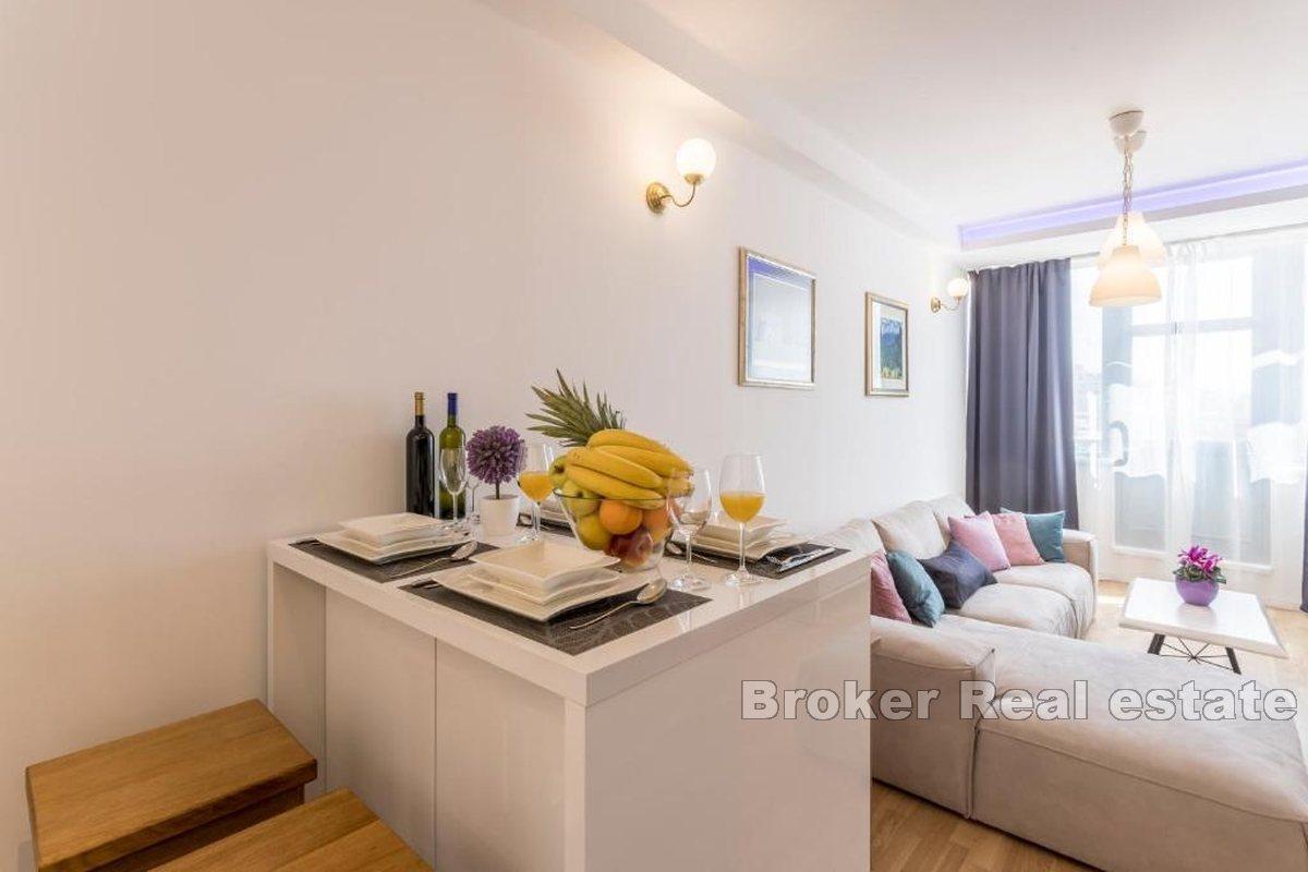 Modern apartment with a large terrace in an excellent location