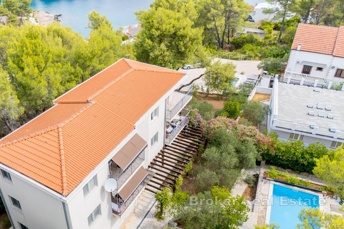 Ampia villa con piscina e magnifica vista mare