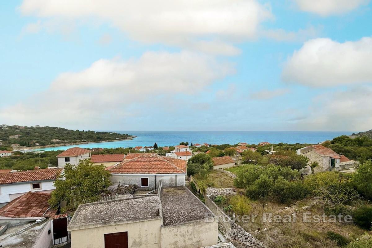 Maison à rénover avec vue imprenable sur la mer
