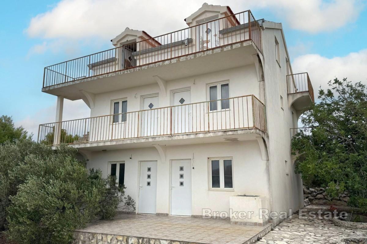 Maison à rénover avec vue imprenable sur la mer