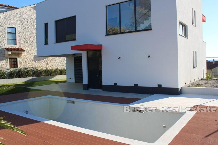 Haus mit Pool in Meeresnähe