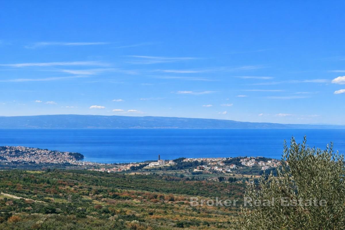 Terrain constructible attrayant près de Split avec vue mer