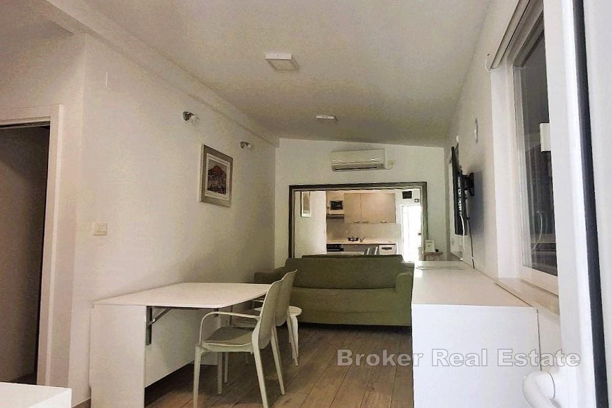 Accogliente casa indipendente con ampia terrazza coperta, giardino e parcheggio privato