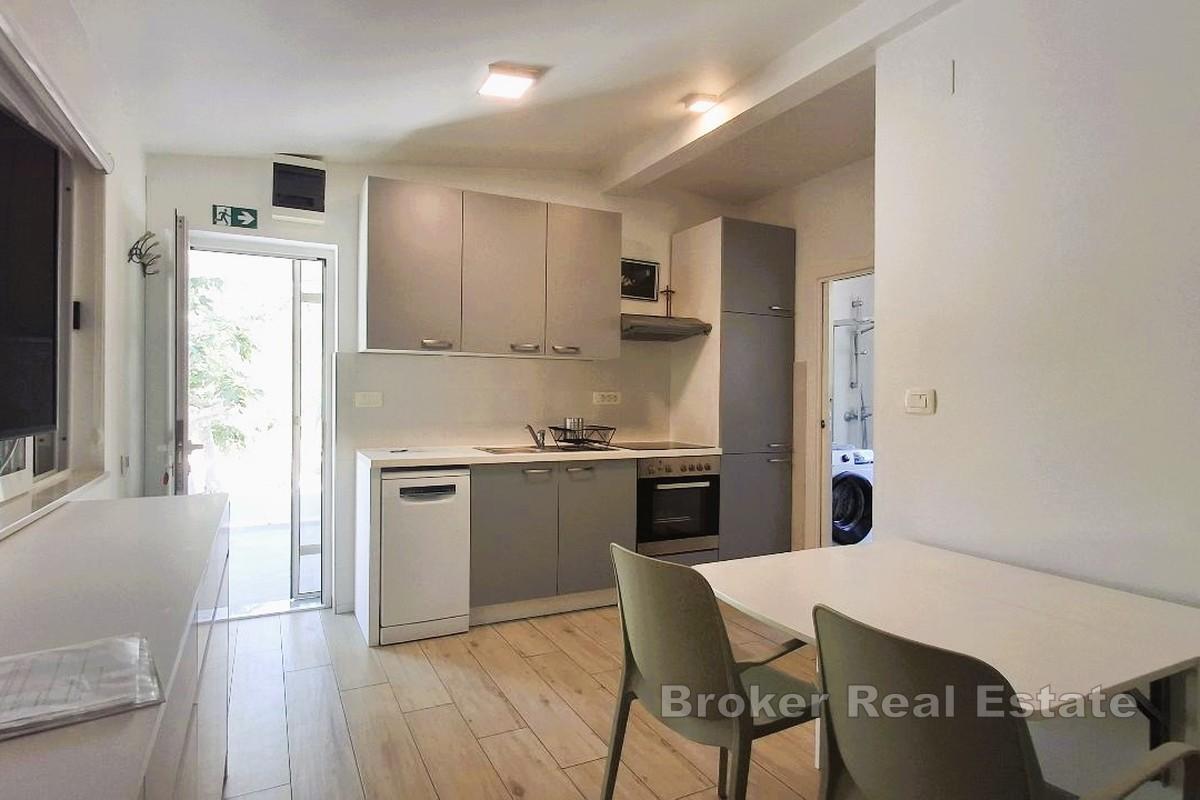 Accogliente casa indipendente con ampia terrazza coperta, giardino e parcheggio privato