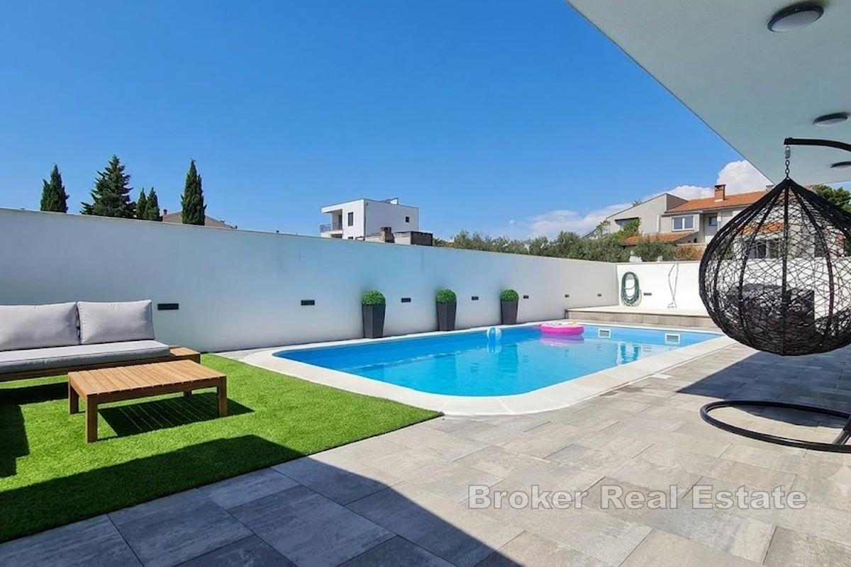 Villa con vista mare e piscina