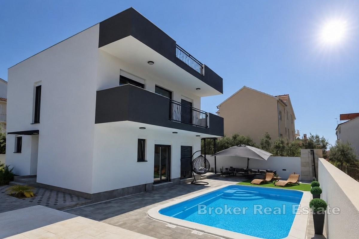 Villa con vista mare e piscina